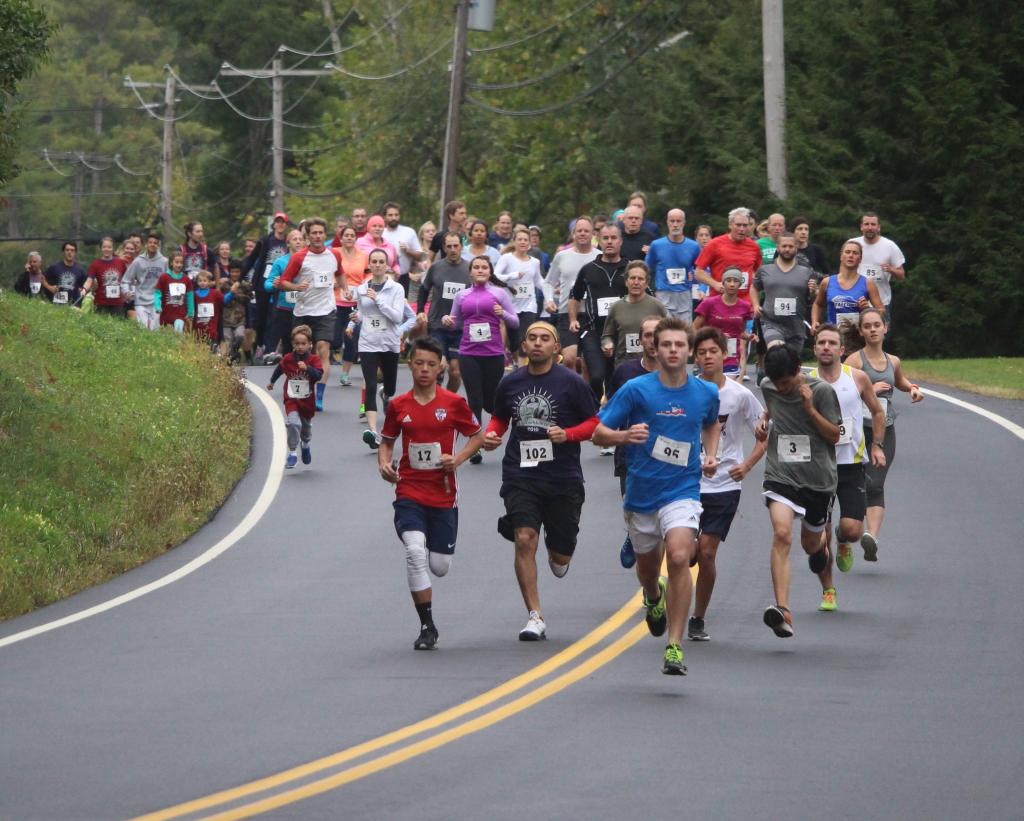 2016 Run for the Hills 5K Start