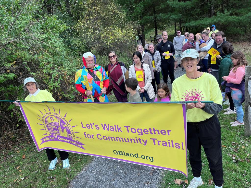 At 11AM the next group of walkers left for the 1 mile or 2 mile walks.